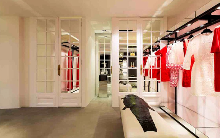 Gianbattista Valli . Milano . Italy