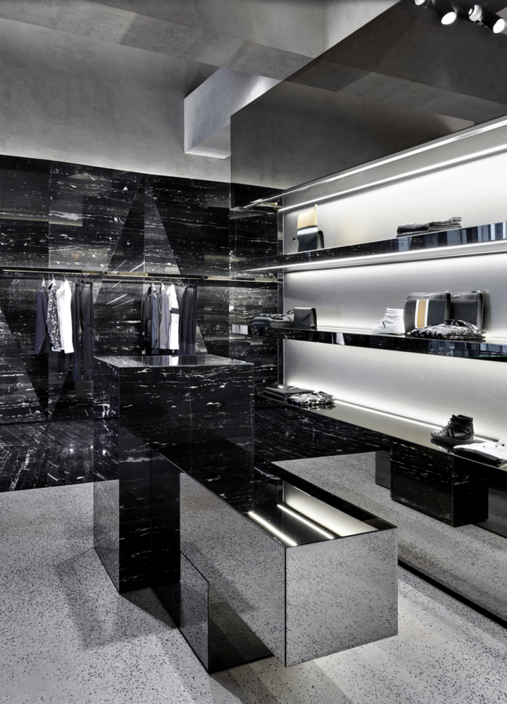 Les Homme . Milan . Italy