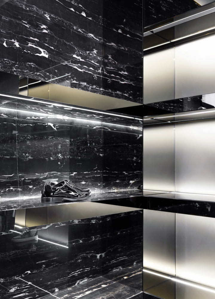 Les Homme . Milan . Italy